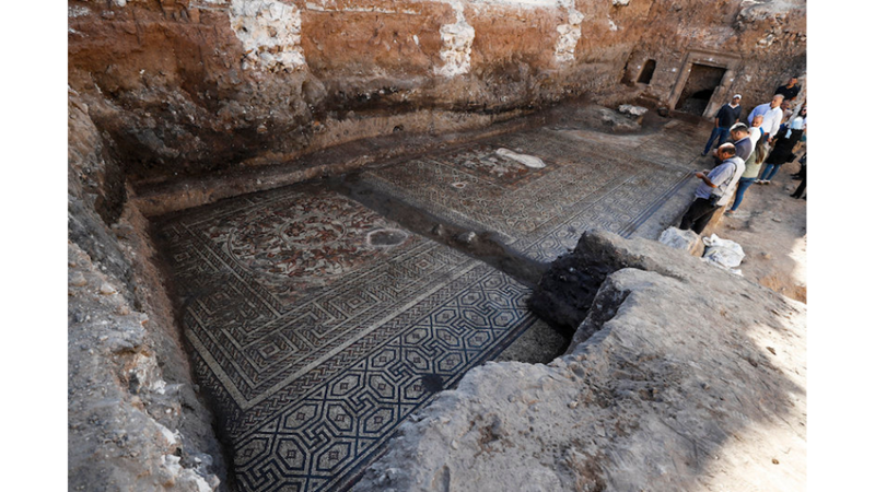 TROYA SAVAŞI’NI BETİMLEYEN MOZAİK BULUNDU