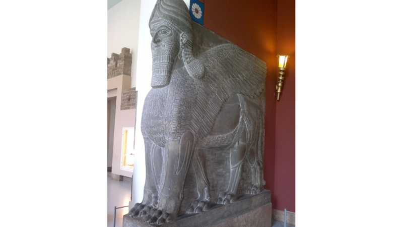 LAMASSU HEYKELİ