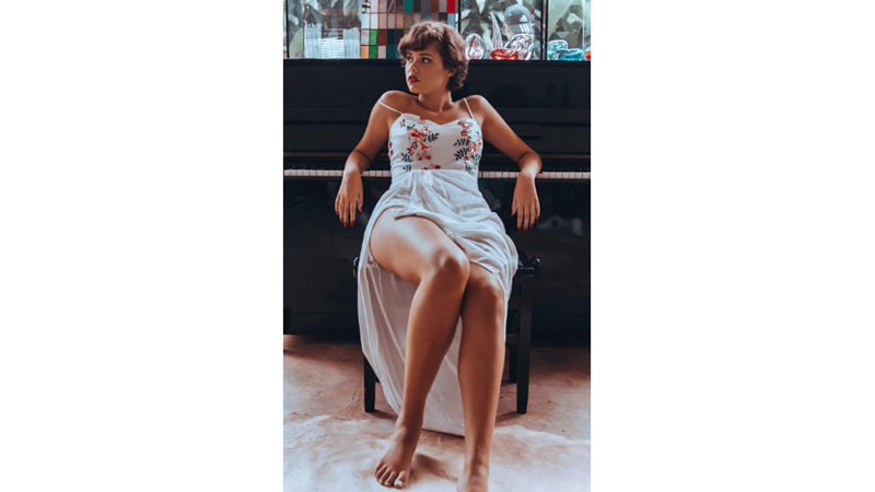 GÜNÜN MAKYAJI: RETRO HAVASI OLAN KLASİK MAKYAJ