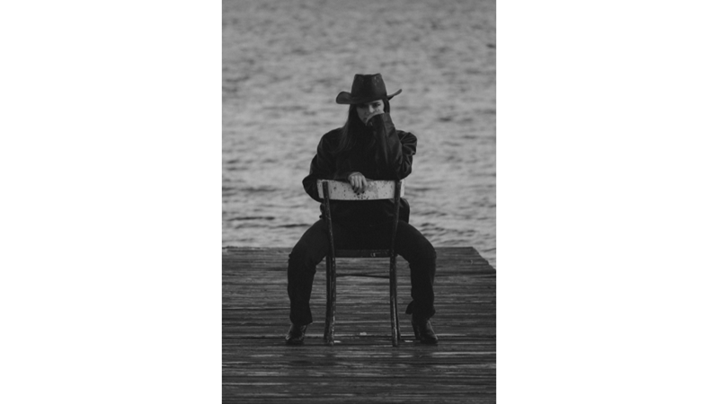 SİYAH SEVERLERE SONBAHARDAN KIŞA GEÇİŞ KOMBİNİ