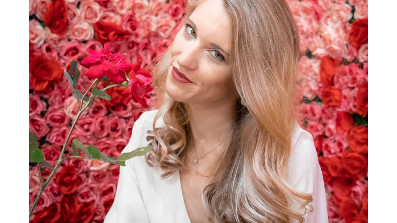 İLHAMLIK POZLAR: GÜLLER İÇİNDE BİR GÜL