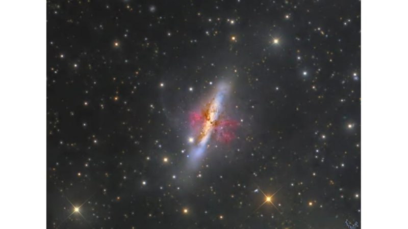 SUPER WINDY STAR SHOWER GALAXY: M82