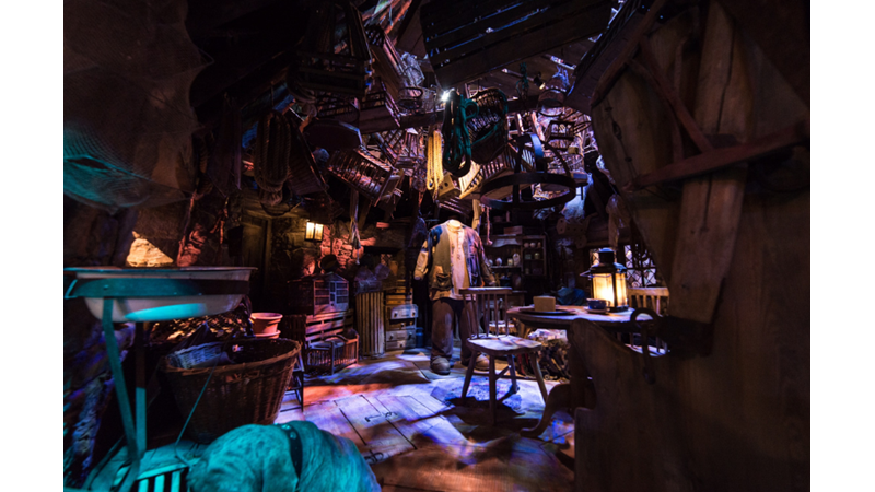 ROBBIE COLTRANE HATIRASINA CADILAR BAYRAMI'NDA HAGRID KOSTÜMÜ GİYİNMEK