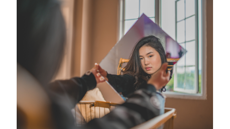 İNSANIN ÖNCE KENDİNE BAKMASI LAZIM