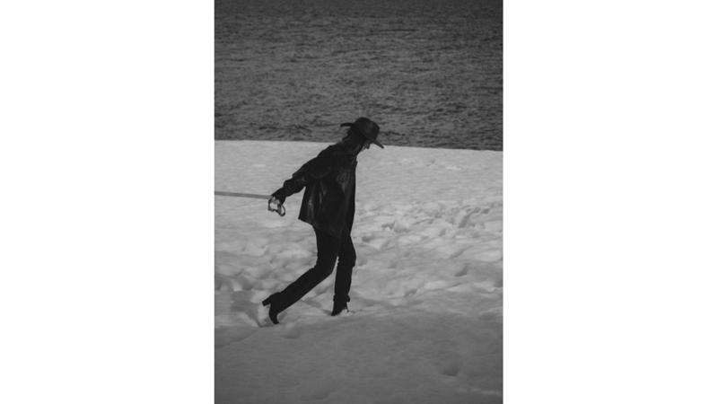 SİYAH SEVERLERE SONBAHARDAN KIŞA GEÇİŞ KOMBİNİ