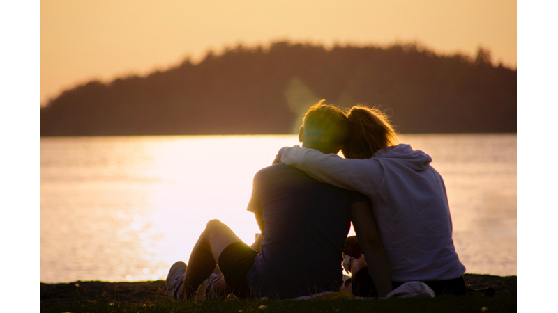 KOLAY SİNİRLENMEM AMA BENDEN KISA BİRİ KOLUNU OMZUMA ATARSA GÖZÜM DÖNER