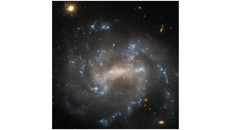 IŞILTILI SPİRAL GALAKSİ: NGC 5460