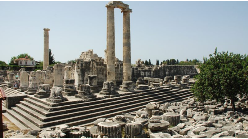 ANADOLU’DA BİR KEHANET MERKEZİ: DIDYMA APOLLON TAPINAĞI