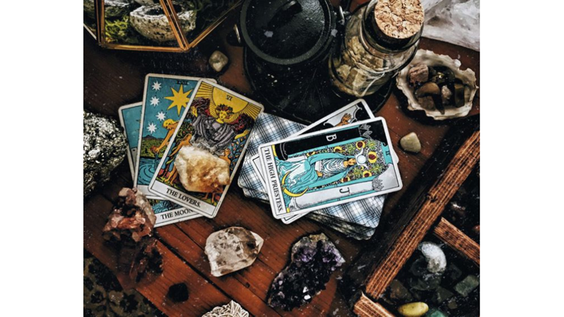 TAROT MU KITASINDAN MI GELDİ?