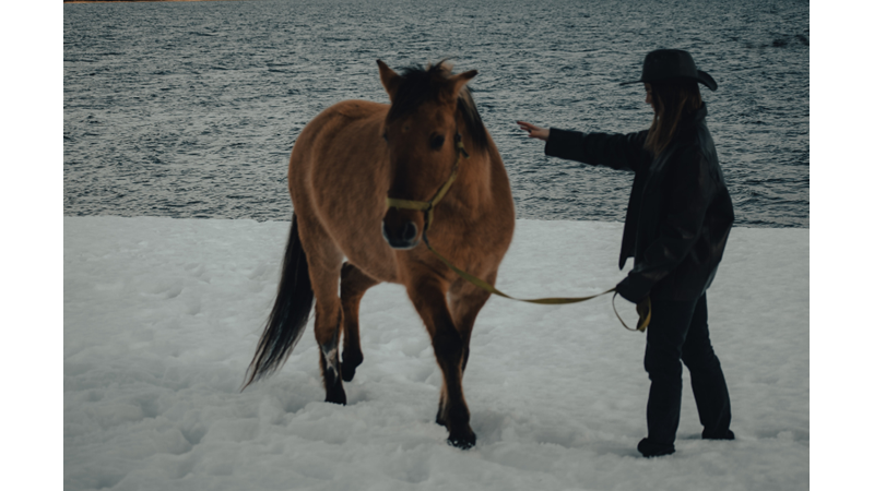 SİYAH SEVERLERE SONBAHARDAN KIŞA GEÇİŞ KOMBİNİ