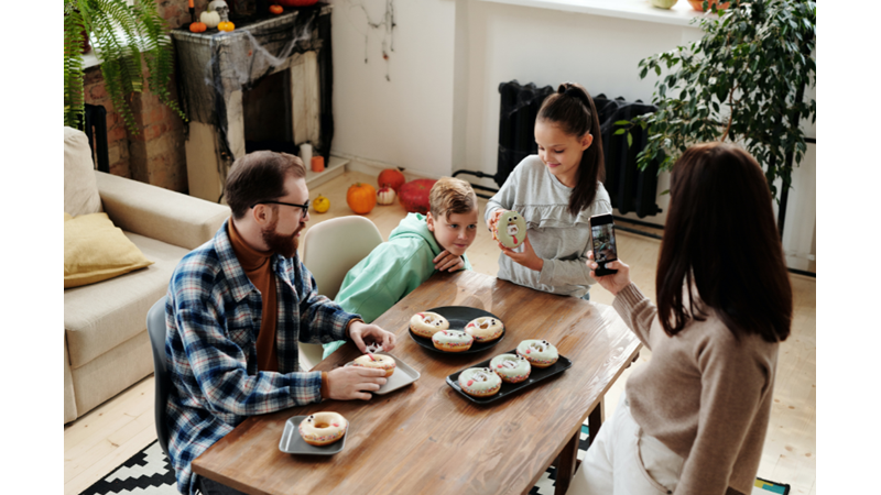 CADILAR BAYRAMI'NIN AİLE EĞLENCESİ HALİ: KOSTÜM, DEKOR VE YİYECEKLER (PART II)