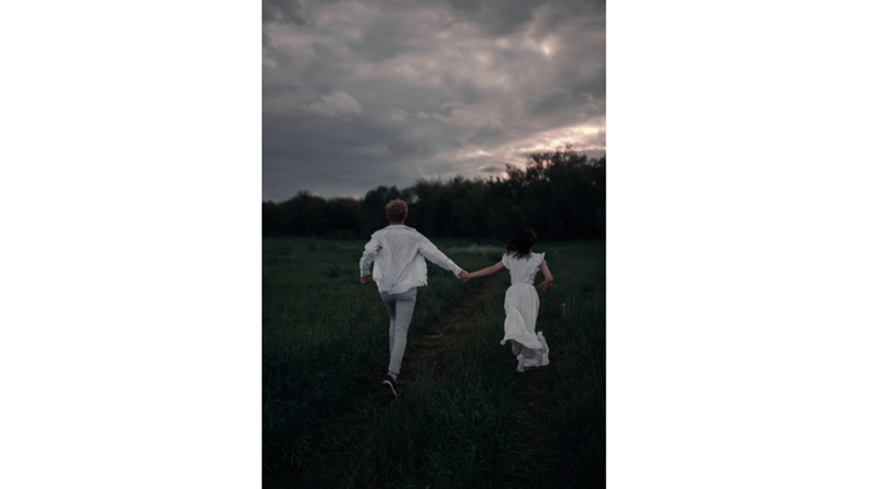 İLHAMLIK POZLAR: ŞEHİRDEN UZAK SEVDİĞİNE YAKIN