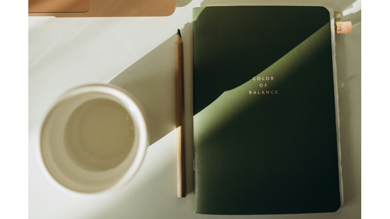 BOŞ SAYFA KALMASIN DİYE AJANDAYA YAPIŞKANLI NOT KAĞIDI GİBİ ŞEYLER İLİŞTİREN VEYA ANLAMSIZ YAZILAR YAZAN SADECE BEN DEĞİLİM DEĞİL Mİ?