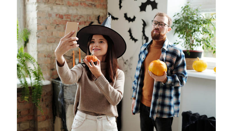 CADILAR BAYRAMI'NIN AİLE EĞLENCESİ HALİ: KOSTÜM, DEKOR VE YİYECEKLER (PART II)