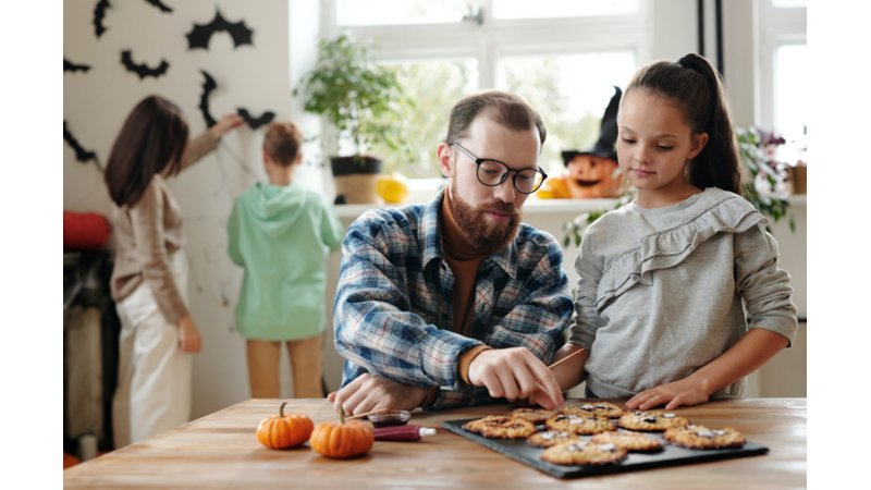 CADILAR BAYRAMI'NIN AİLE EĞLENCESİ HALİ: KOSTÜM, DEKOR VE YİYECEKLER (PART II)