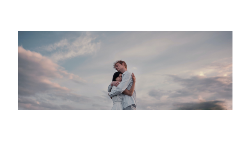 İLHAMLIK POZLAR: ŞEHİRDEN UZAK SEVDİĞİNE YAKIN