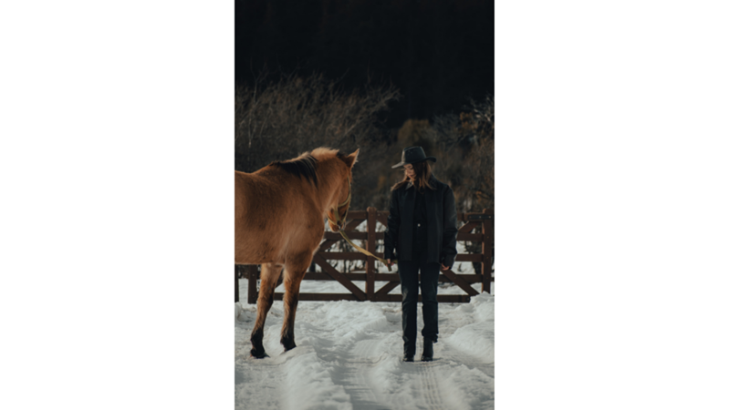 SİYAH SEVERLERE SONBAHARDAN KIŞA GEÇİŞ KOMBİNİ