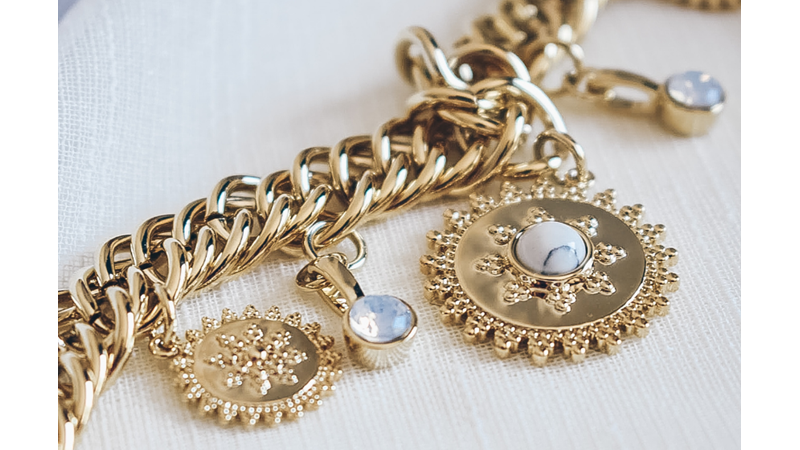 TAK TAKIŞTIR YAKIŞTIR: UFAK MAVİ DOKUNUŞLAR