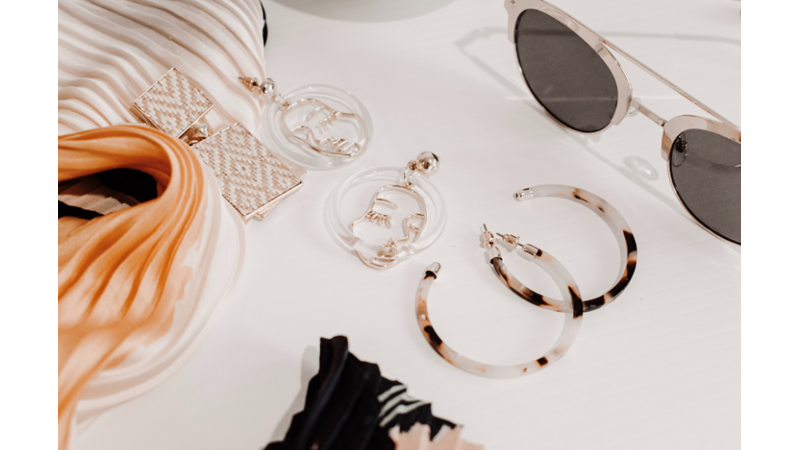 TAK TAKIŞTIR YAKIŞTIR: TREND AMA SIRADANLAŞMAMIŞ