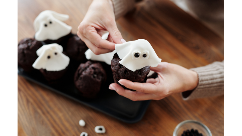 CADILAR BAYRAMI'NIN AİLE EĞLENCESİ HALİ: KOSTÜM, DEKOR VE YİYECEKLER (PART I)