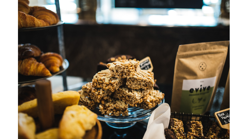 TAM YAZLIK: MİSKET LİMONLU VE HİNDİSTAN CEVİZLİ BAR TARİFİ