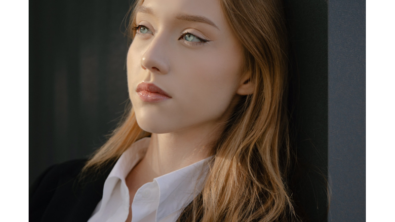 MEŞGULMÜŞ GİBİ AMA HAFTASONU RAHATLIĞI ÜZERİNDE