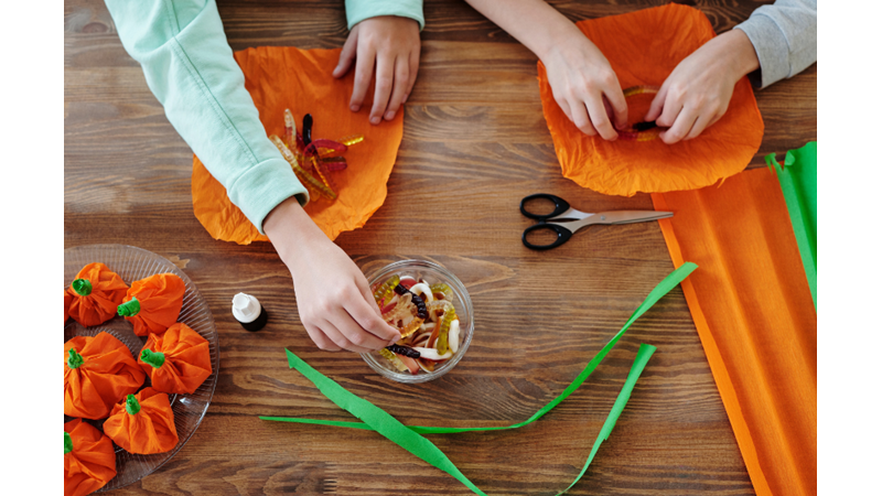 CADILAR BAYRAMI'NIN AİLE EĞLENCESİ HALİ: KOSTÜM, DEKOR VE YİYECEKLER (PART I)