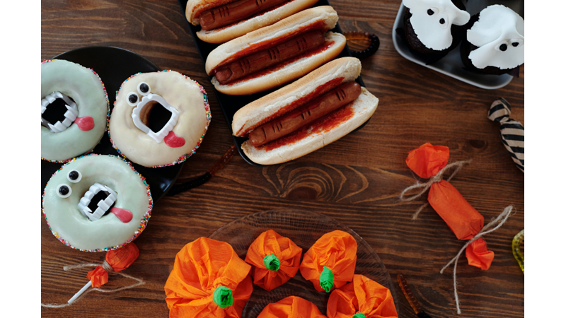 CADILAR BAYRAMI'NIN AİLE EĞLENCESİ HALİ: KOSTÜM, DEKOR VE YİYECEKLER (PART I)