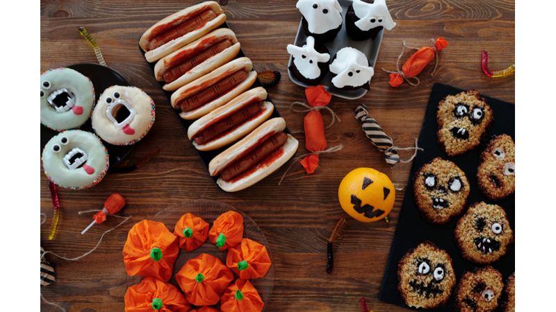 CADILAR BAYRAMI'NIN AİLE EĞLENCESİ HALİ: KOSTÜM, DEKOR VE YİYECEKLER (PART I)