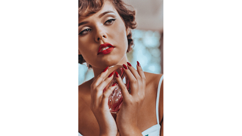 GÜNÜN MAKYAJI: RETRO HAVASI OLAN KLASİK MAKYAJ