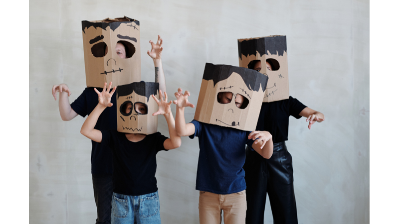 CADILAR BAYRAMI'NIN AİLE EĞLENCESİ HALİ: KOSTÜM, DEKOR VE YİYECEKLER (PART I)