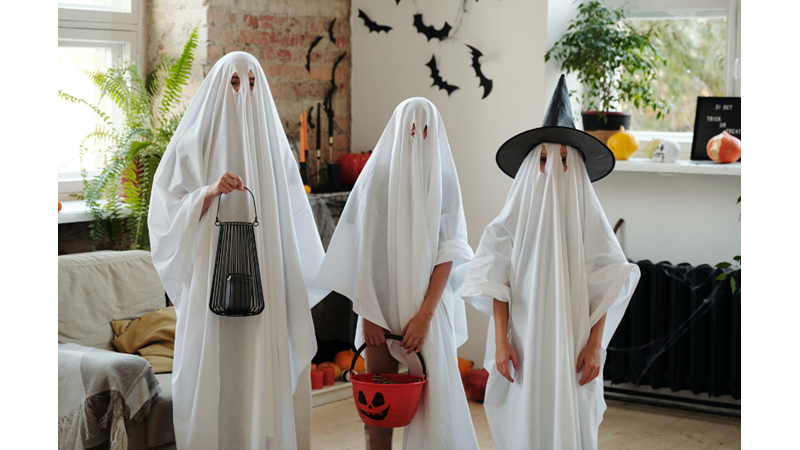 CADILAR BAYRAMI'NIN AİLE EĞLENCESİ HALİ: KOSTÜM, DEKOR VE YİYECEKLER (PART I)