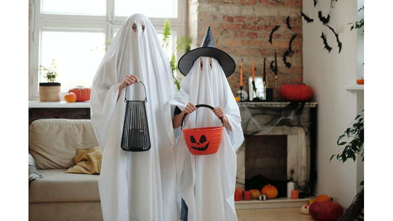 CADILAR BAYRAMI'NIN AİLE EĞLENCESİ HALİ: KOSTÜM, DEKOR VE YİYECEKLER (PART I)