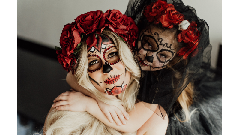 ANNE VE KIZIN ÖLÜLER GÜNÜ / DÍA DE MUERTOS KOSTÜMÜ VE MAKYAJI