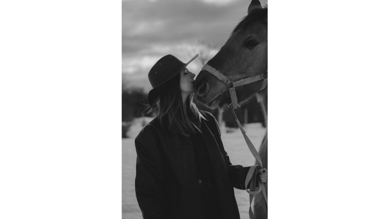 SİYAH SEVERLERE SONBAHARDAN KIŞA GEÇİŞ KOMBİNİ