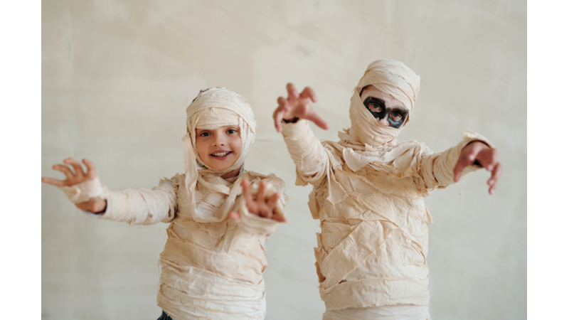 CADILAR BAYRAMI'NIN AİLE EĞLENCESİ HALİ: KOSTÜM, DEKOR VE YİYECEKLER (PART I)