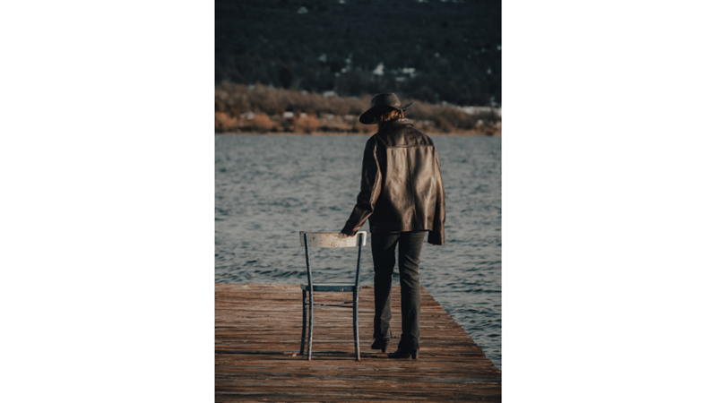 SİYAH SEVERLERE SONBAHARDAN KIŞA GEÇİŞ KOMBİNİ