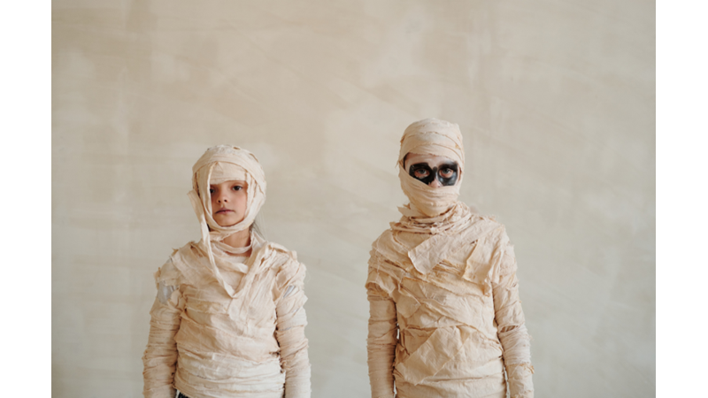 CADILAR BAYRAMI'NIN AİLE EĞLENCESİ HALİ: KOSTÜM, DEKOR VE YİYECEKLER (PART I)