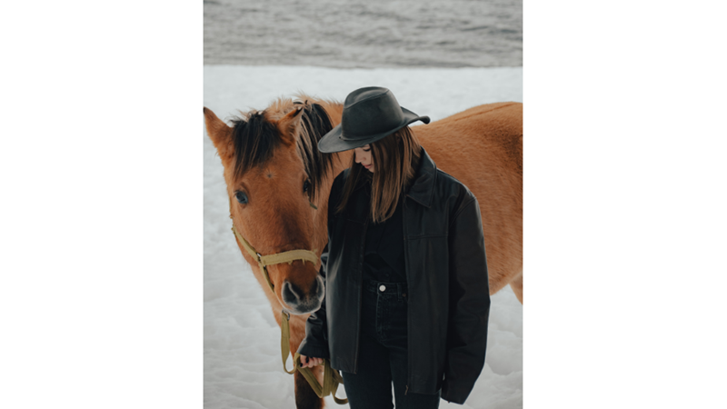 SİYAH SEVERLERE SONBAHARDAN KIŞA GEÇİŞ KOMBİNİ