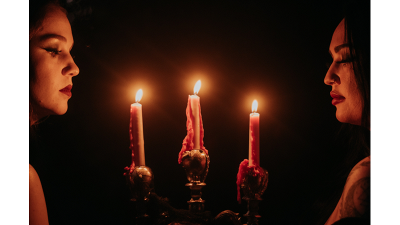 İLHAMLIK POZLAR: ANNE-KIZ CADILAR BAYRAMI ÇEKİMİ