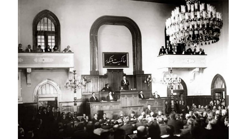 TBMM’DEKİ ‘EGEMENLİK, KAYITSIZ ŞARTSIZ MİLLETİNDİR’ LEVHASININ GEÇMİŞİ