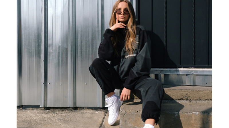 KOMBİN YAPMAK İSTEMEDİĞİNİZDE YAPILACAK KOMBİN: SWEATSHIRT