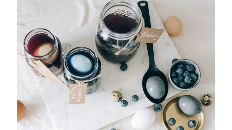 PASKALYA BAYRAMI İÇİN AKTİVİTE ÖNERİLERİ: DOĞAL YOLLARLA YUMURTA BOYAMAK