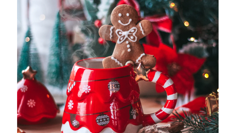 YILBAŞINDA SİZİ İYİ VE HUZURLU HİSSETTİRECEK UFAK DETAYLAR: YILBAŞI AĞACINDAN SICAK ÇİKOLATAYA KADAR