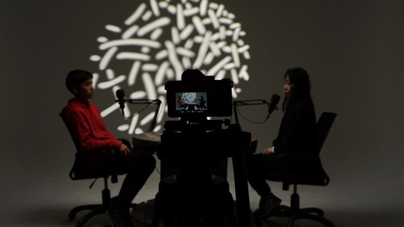 Mutlak Dil Mümkün Mü?