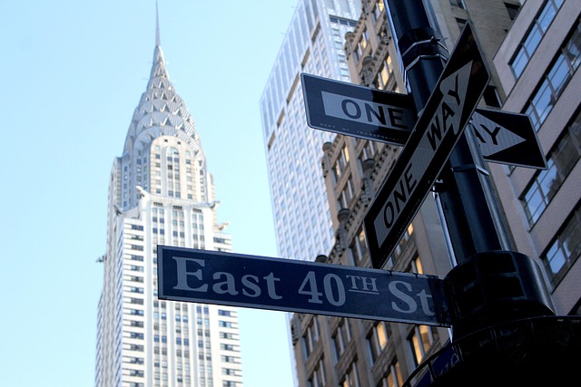 Giderek Tekelleşen Dünya