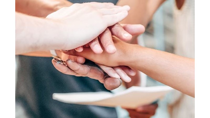 İnsanları Birleştirmek