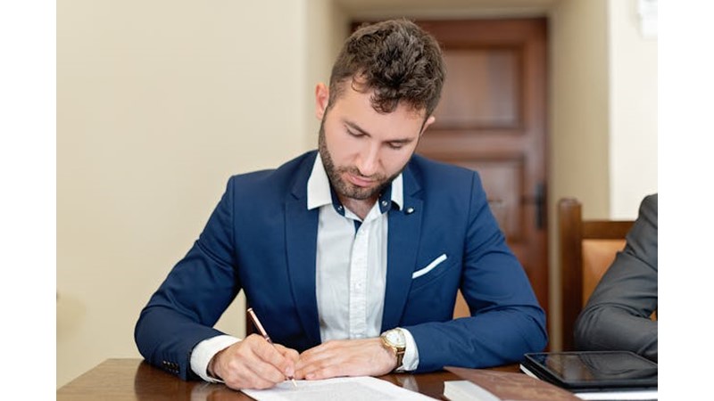 Kendine Borçlu Olmak