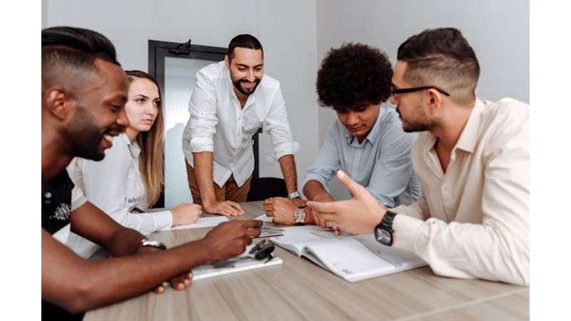 İnsanları Birleştirmek