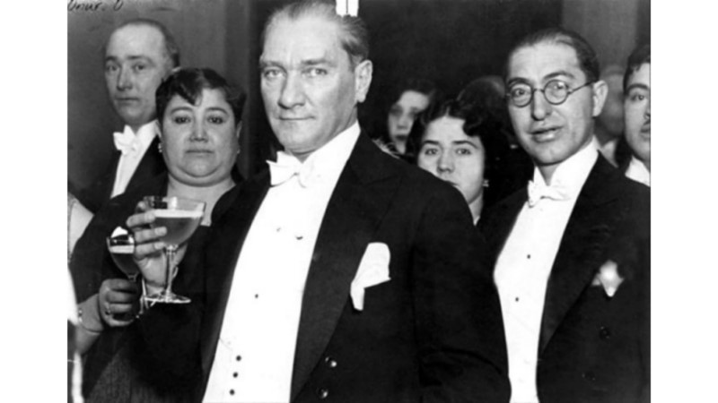 ATAMIZIN SEVDİĞİ ŞARKILAR: DAĞLAR DAĞLAR VİRAN DAĞLAR